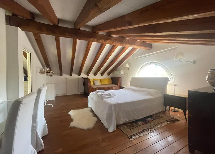 Villaimmersanellecollinetoscane Pescia Romana